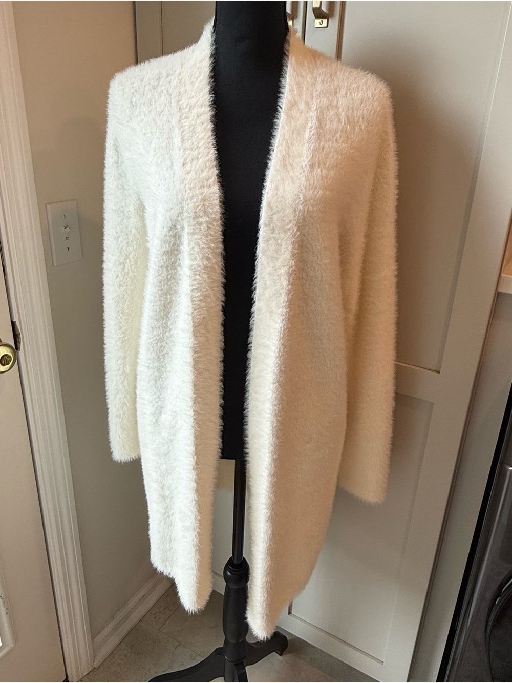 Banana Republic Women’s Ivory Fuzzy Open Front Tunic Cardigan Sweater Sz M Pkts!